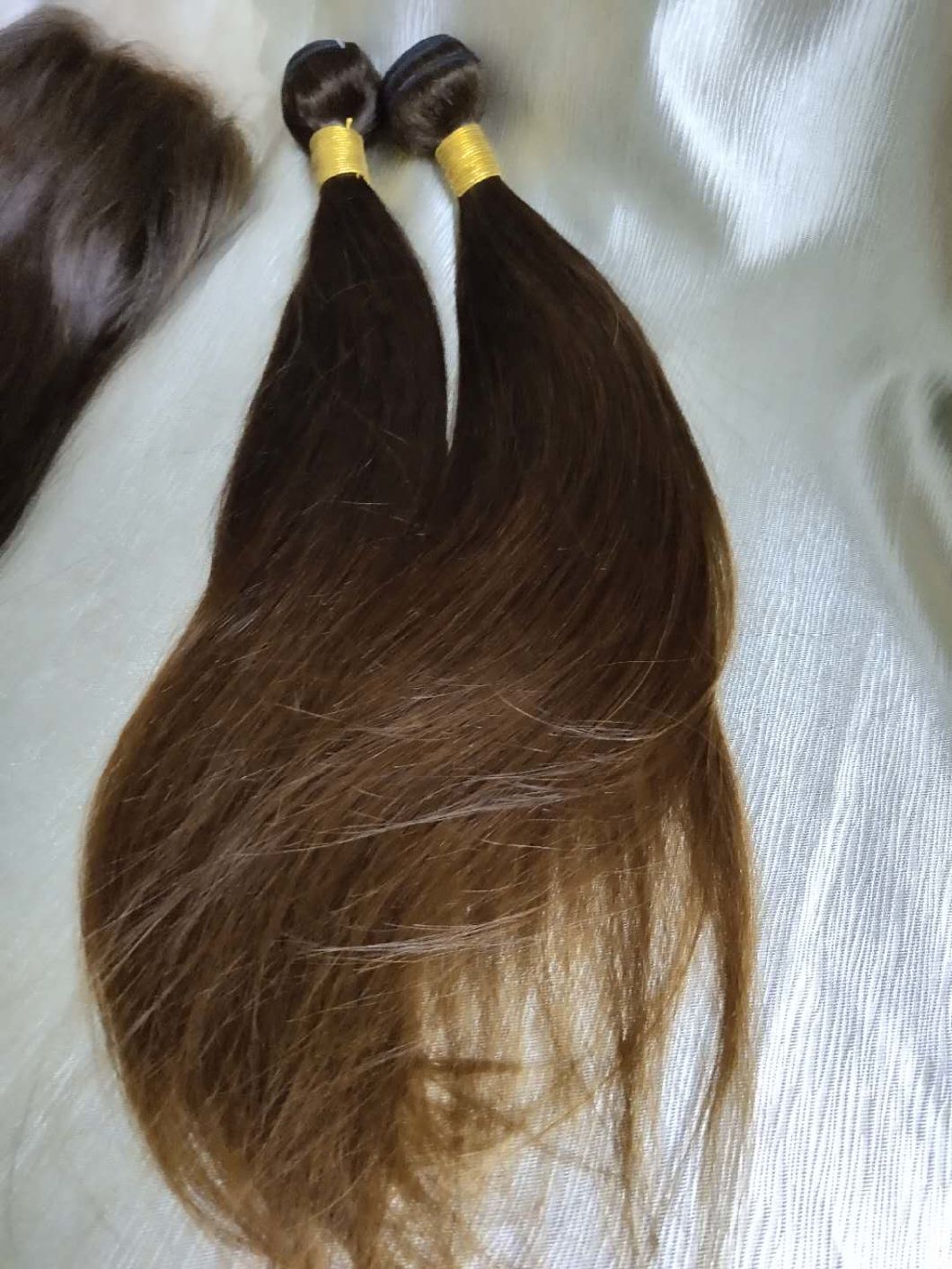 Marrone scuro linea cuticola Bundle brasiliani di capelli umani