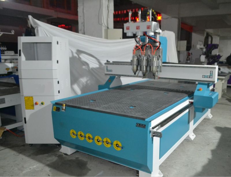 Three Procedure Pneumatic CNC Router for Furniture Cutting Kitchen Cabinet Making