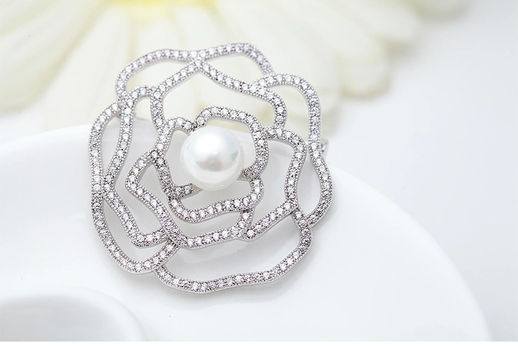 Luxury CZ Rhinestone Flower Decorative Accessories Pearl Brass Brooch