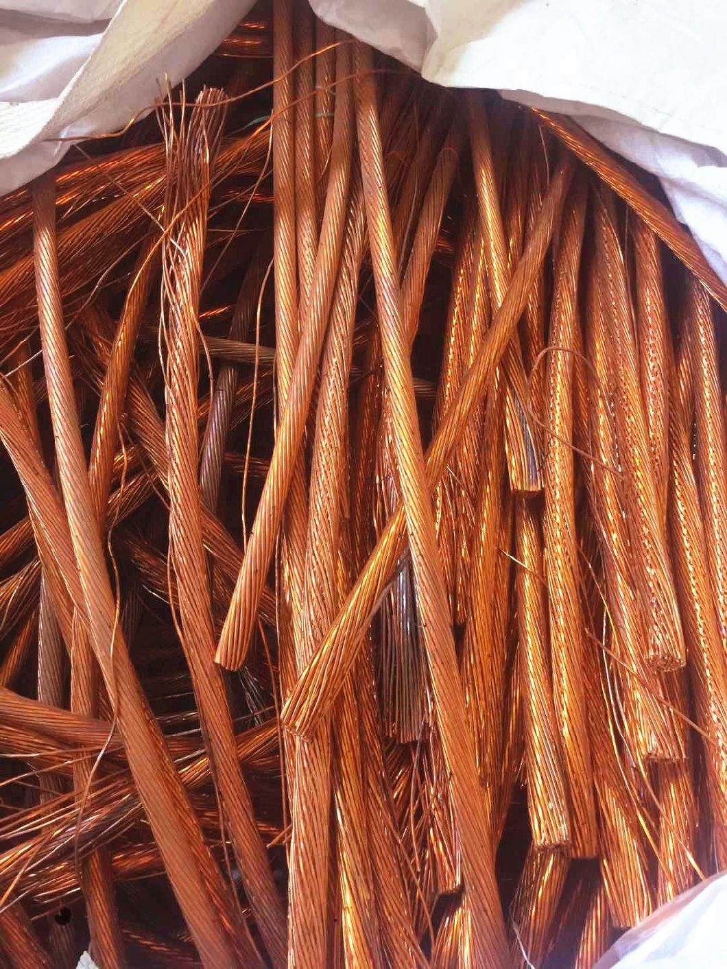 Certified Copper Wire Scrap 99.99%, Pure Mill Berry Copper/Copper Wire Scrap 99.9%