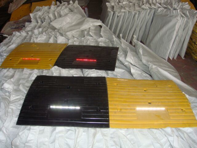 Rubber Speed Bump Flexible Speed Hump for Sale