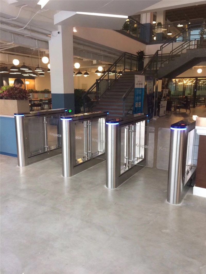 Single Movement Acrylic Panel Vertical Swing Turnstile Gate for Wheelchairs