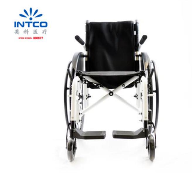 Light Comfortable Outdoor Manual Folding Wheelchair for People