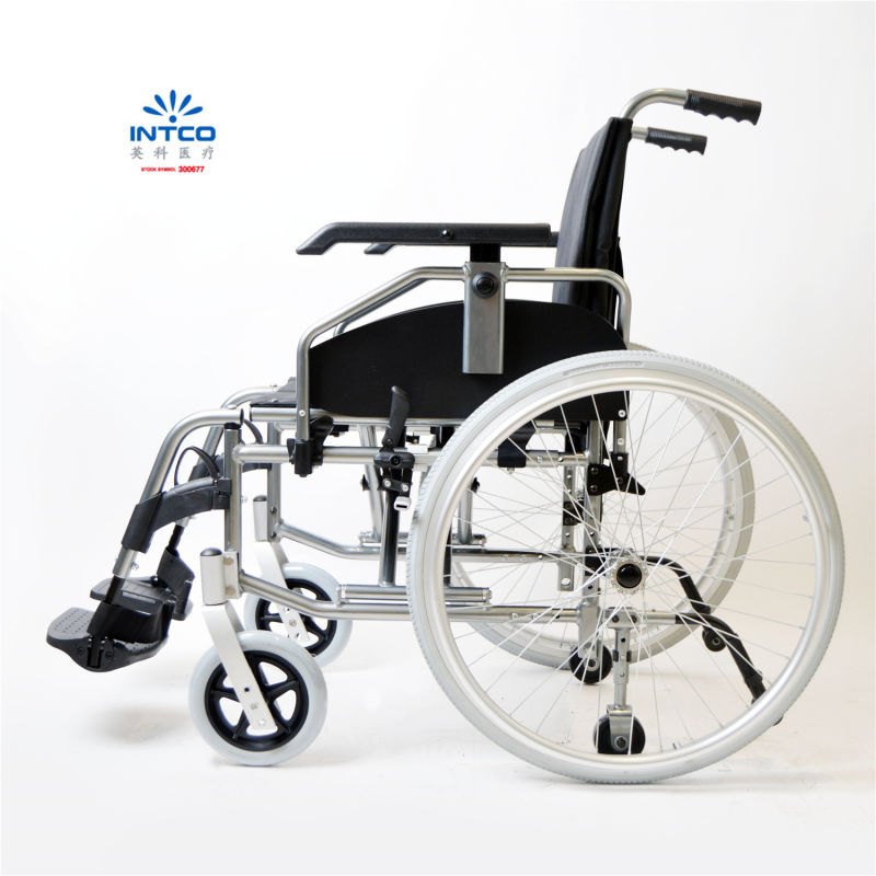 Medical Products Foldable Aluminum Wheelchair for Disabled People