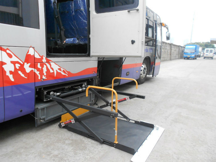 CE Scissor Electric Wheelchair Lifts for Bus Loading 350kg