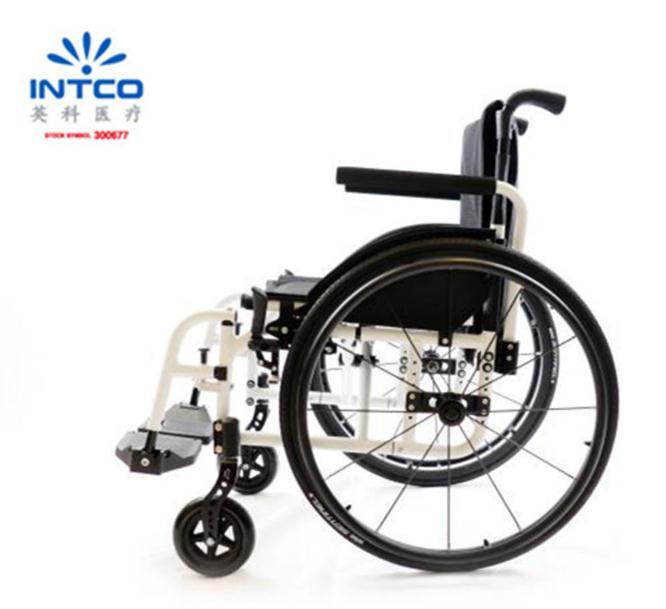 Light Comfortable Outdoor Manual Folding Wheelchair for People