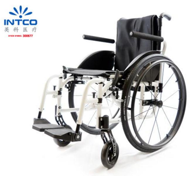 Light Comfortable Outdoor Manual Folding Wheelchair for People