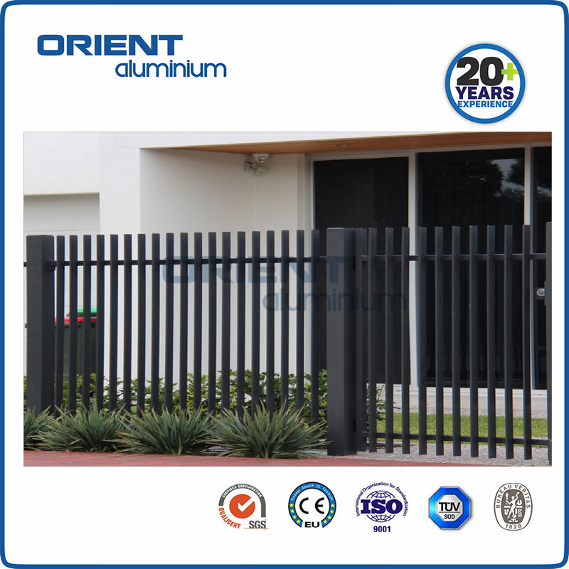 Black Tubular Ornamental Vertical Spear Top Fence Panel for Garden