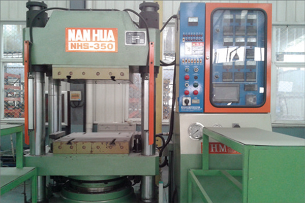 Auto Accessory/Car Parts Pad/Non-Asbestos Brake/Professional Mass Export Customization/ Chery Car Parts
