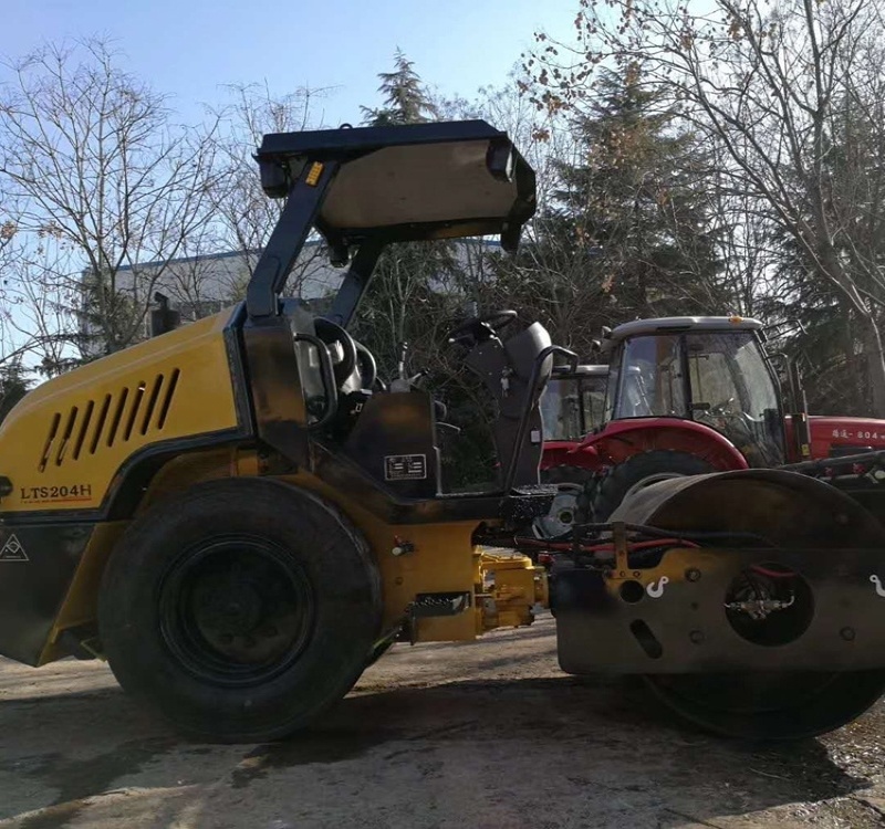 Lutong 21-25 Ton Three Wheel Static Road Roller Compactor