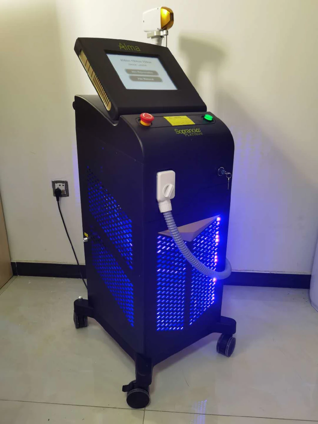 2021 808nm Diode Laser Skin Rejuvenation Hair Removal Machine for Triple Wave CE Approved