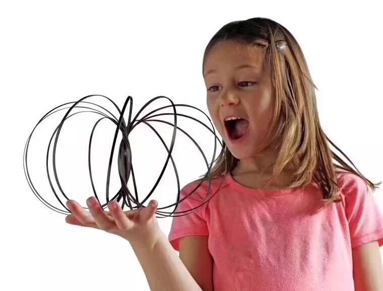 Magic Ring - Mesmerizing 3-D Kinetic Sculpture & Interactive Spring Toy