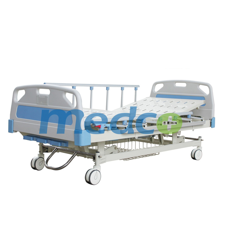 Chinese Manufacturer Manual Hospital Beds with IV Stand