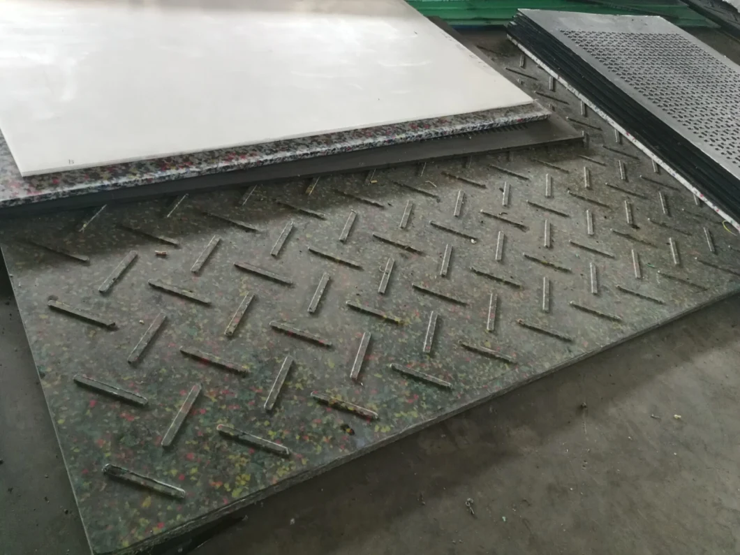 Customized Heavy Recycled UHMW-PE Plastic Duty Ground Protection Mat on Road