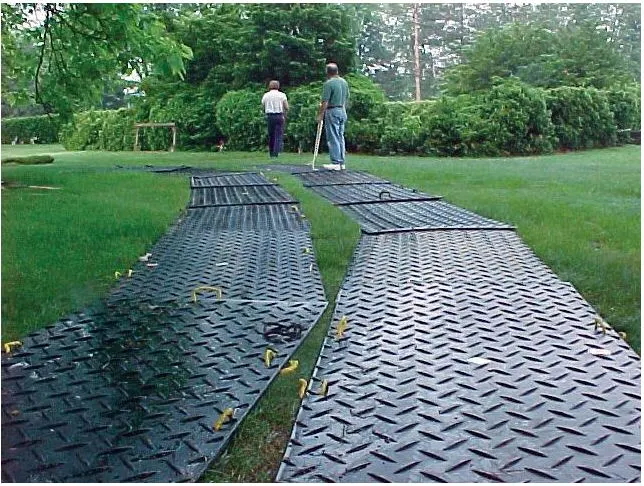 Plastic Chequered Plates HDPE Plastic Trackway Panel Ground Cover Mats