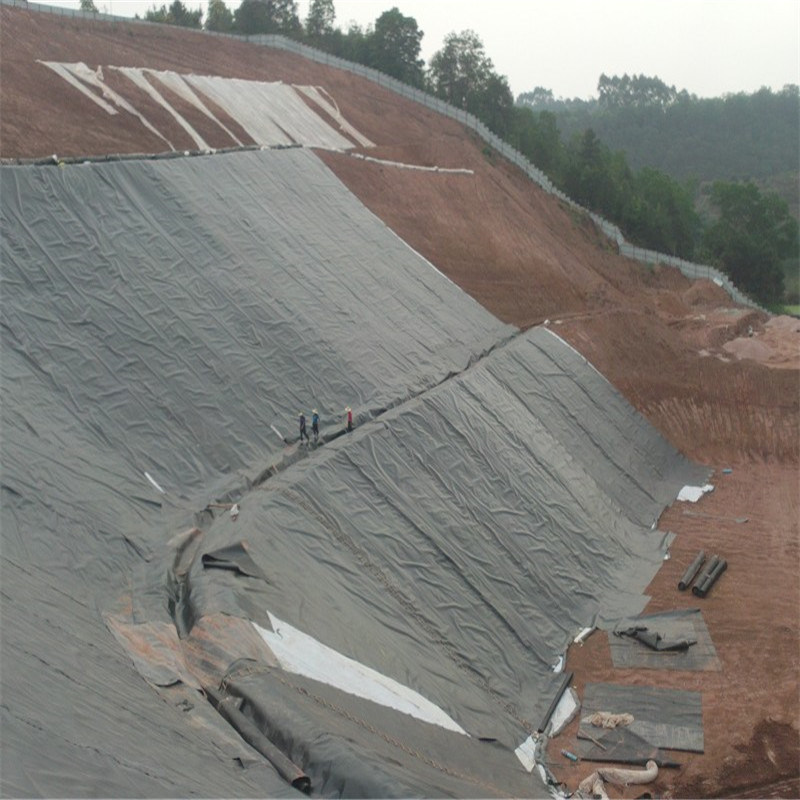 Textured HDPE Geomembrane with Smooth Edge Used in Landfill Slope