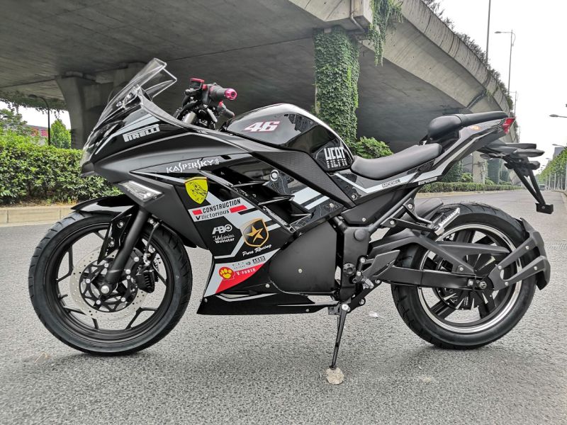 2020 New Scooter Electric Adult Racing Motorcycle with Lithium Battery