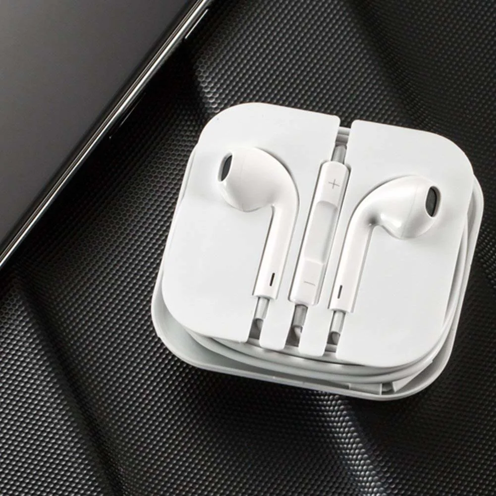 White Unverial 3.5mm Plug in Ear Earphone with Mic and Volume Control for Mobile Phone