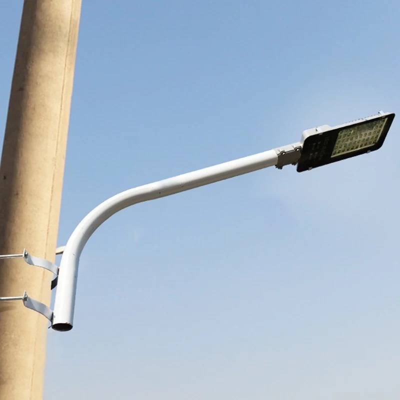 Senfa Solar Powered Lamp Post Galvanized Ce Steel Road Street Light Pole
