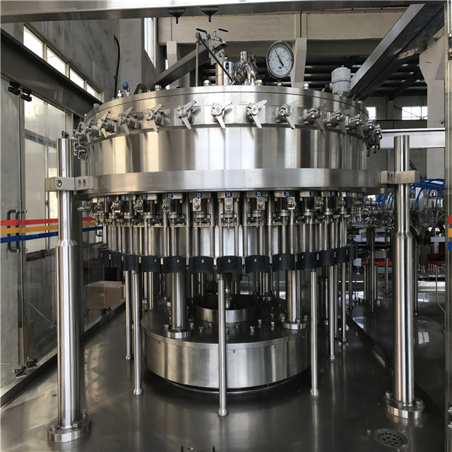 Pet / Glass Bottle Carbonated Drinks Filling Machine / Machinery to Make Soft Beverage