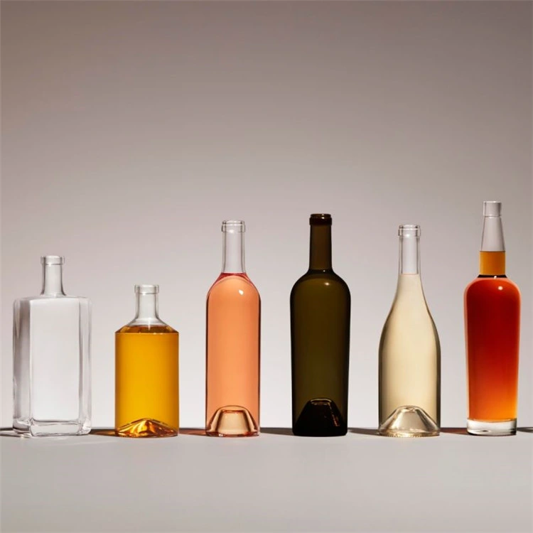 Wholesale Transparent Whisky Glass Bottles Brandy Vodka Spirit Bottles 700ml