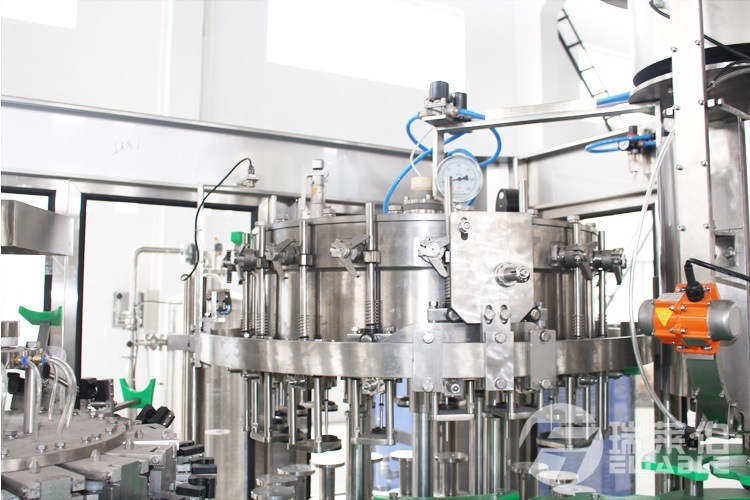 Automatic Glass Bottle Liquid Filling Capping and Labeling Machine with Ce