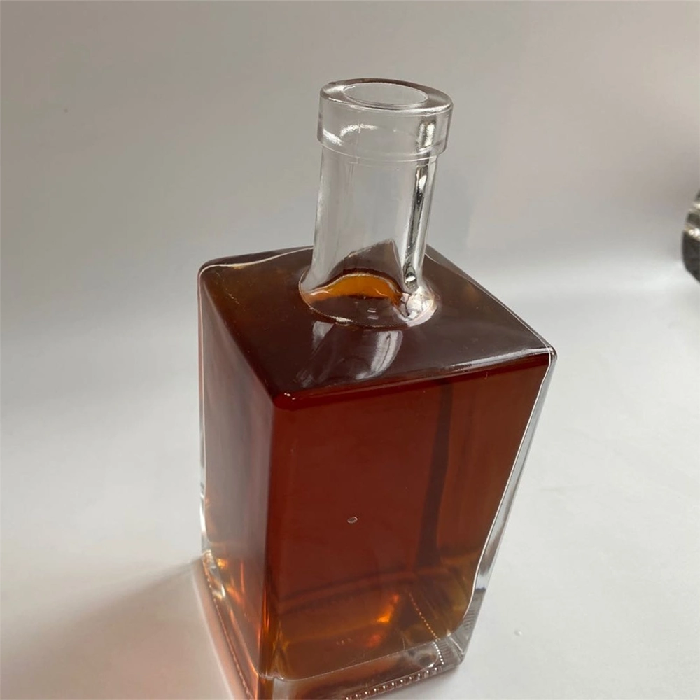 500ml/750ml Fast Delivery Liquor/Wine Glass Bottles with Lids 700ml/1000ml Glass Spirit/Whiskey Bottles