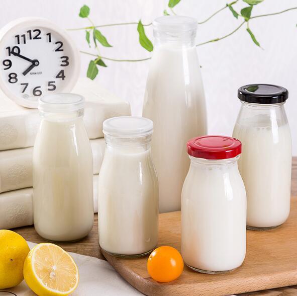 200ml Milk Glass Bottle with Plastic Lid