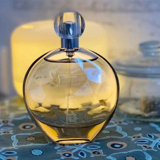 Round Bottles 50ml Empty Glass Perfume Bottles Spray with Clear Metal Lid