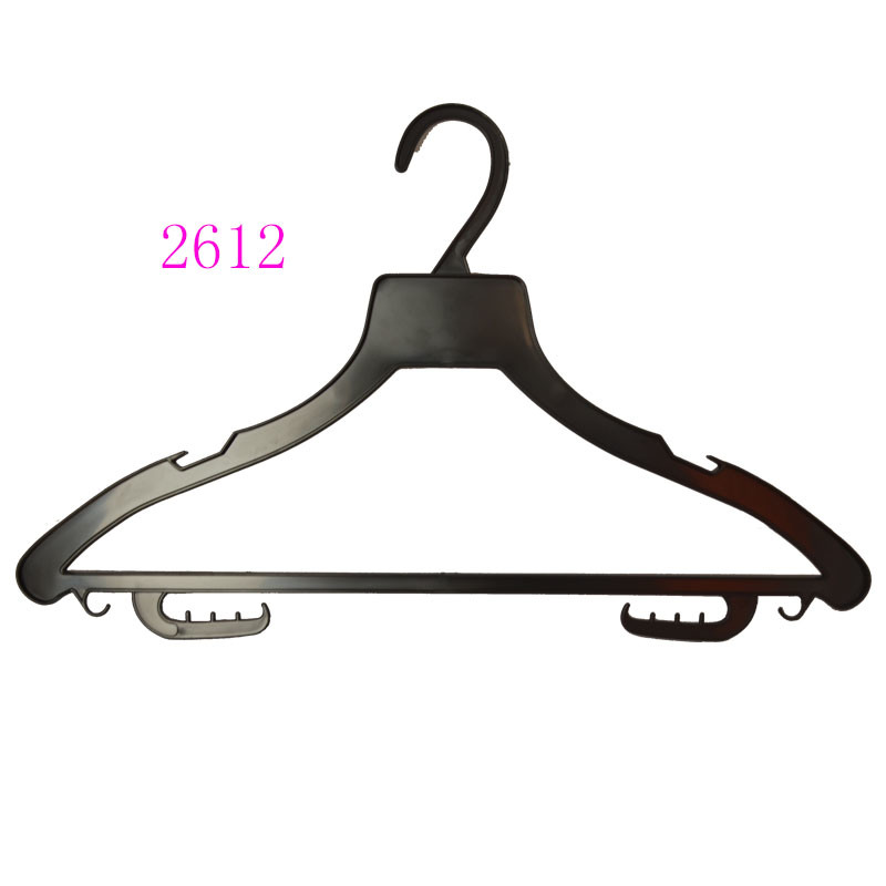 Black Plastic Hook Hotel-Specific Custom Logo Clothes Men Shirt Hangers