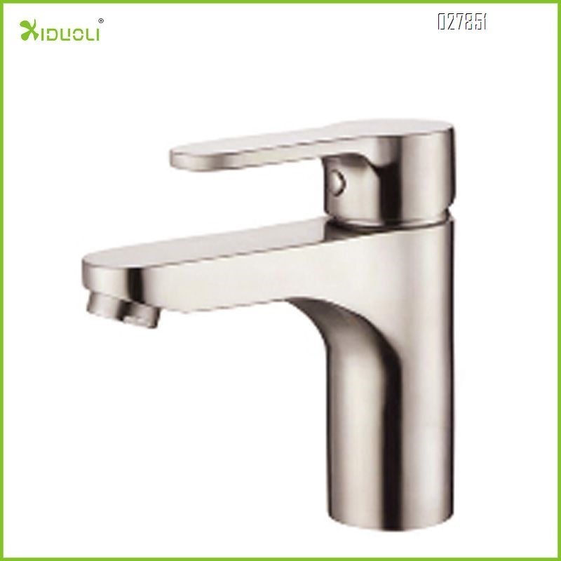 Brushed Nickel Single Hole Bathroom Vanity Faucet