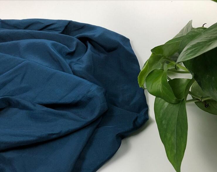 100% Polyester Fabric Dyed 75GSM Woven Fabric Chemical Fabric Garment Textile
