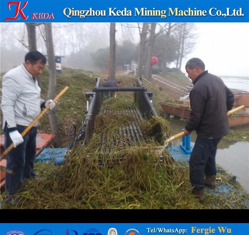 Water Hyacinth Cutting and Cleaning Boat/Aquatic Weed Harvester