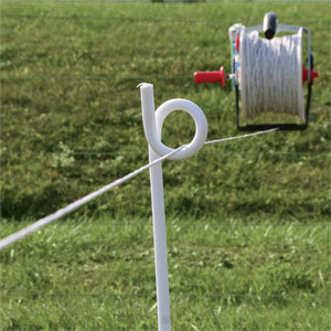 High Tensile PE Material White Galvanised Pigtail Electric Fence Post