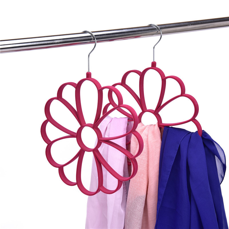 Winsun Red Scarf Plastic Hanger Kids Toy Flower Shape Baby Velvet Hanger