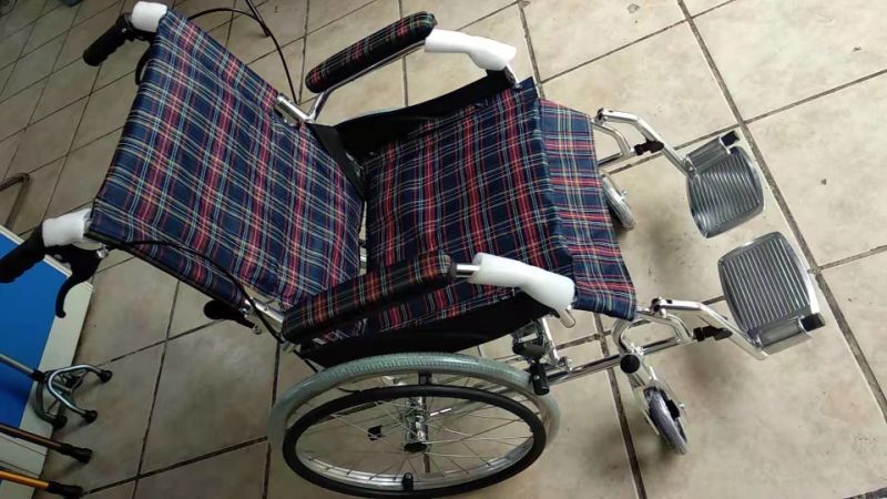 Hospital Furniture Aluminum Lightweight Cheap Medical Wheelchair for Elderly People