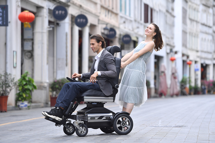 Sitting and Standing Assistance Electric Reclining Parapalegic Wheelchair