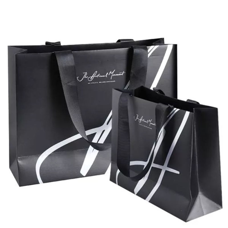 Custom Logo Retail Clothing Black Paper Gift Bag Shopping Tote