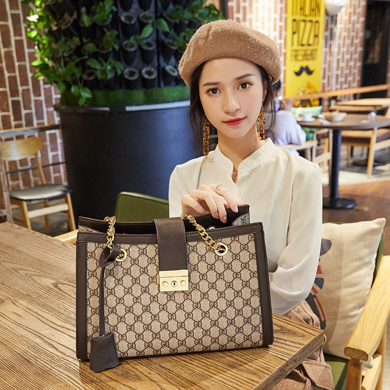 Hot Brand Elegant Tote Bag Fashion Bags Classic Lady Handbags with Certificate