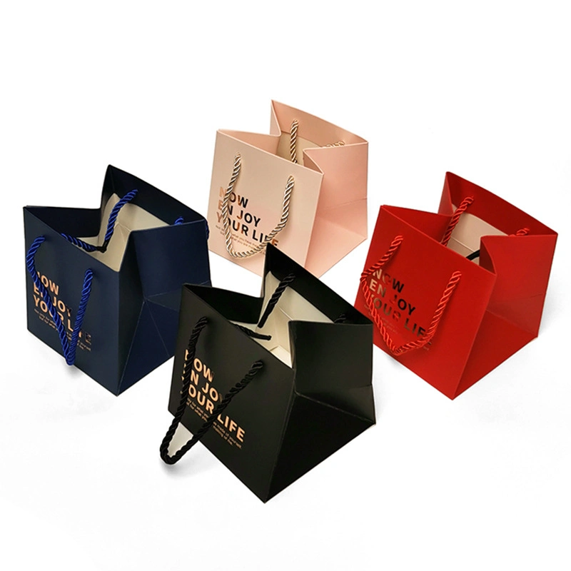 Factory Direct Sale Cardboard Gold Stamping Luxury Boutique Bags Gift Bags Jelwery Packaging Tote Bag