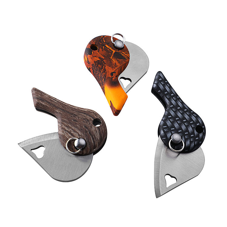 Outdoor Portable Tools Heart-Shaped Pocket Folding Mini Knife