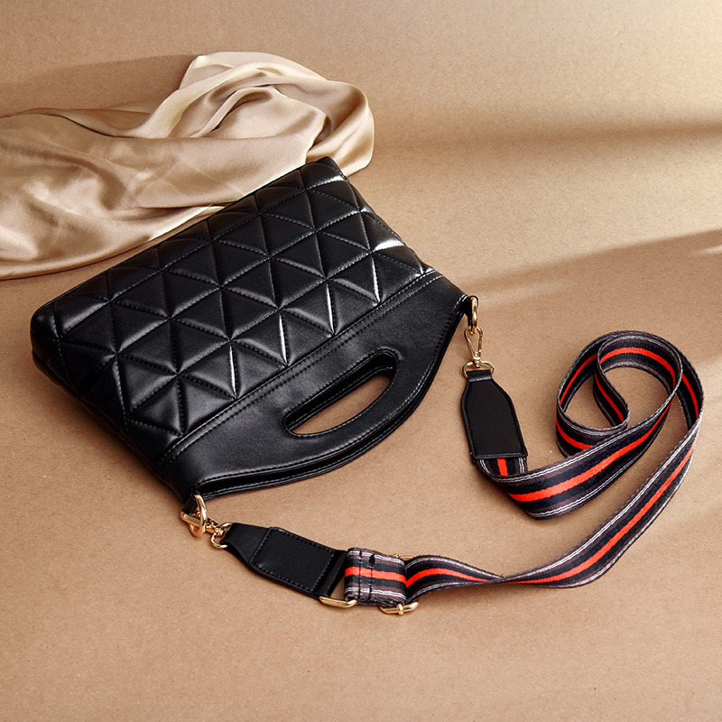 2021 Fashion Wide Shoulder Strap Shoulder Bag Messenger Bag Simple Soft Leather Female Bag Lady Handbag