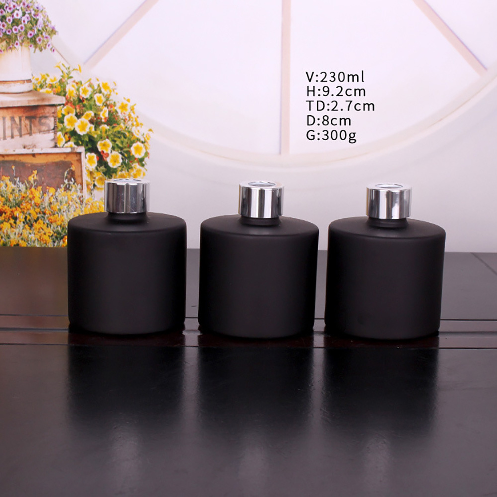 Wholesale Black Glass Reed Diffuser Bottle 50ml 100ml with Cap