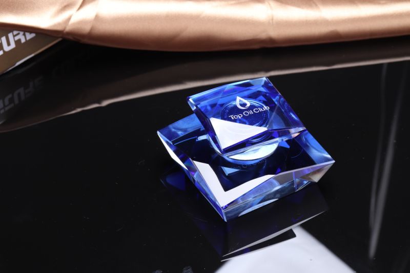 Elegant Crystal Perfume Bottle for Gift &Decoration