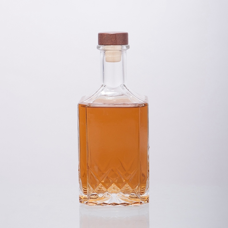 Square Glass Bottle for Whiskey 700ml