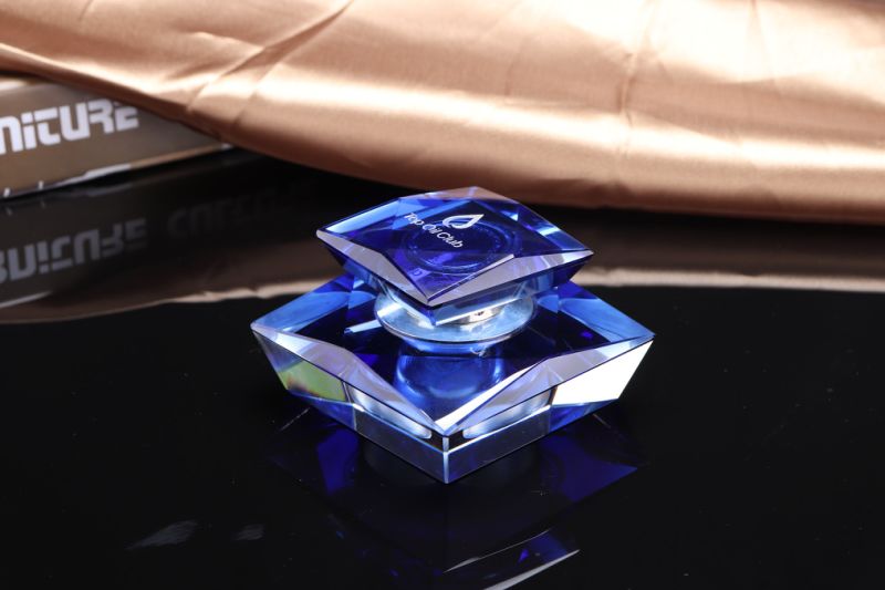 Elegant Crystal Perfume Bottle for Gift &Decoration