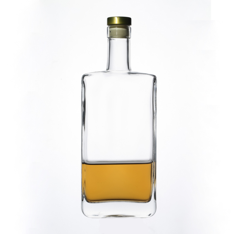 Wholesale High Quality Flat 500ml Glass Bottle for Liquor with Golden Cap