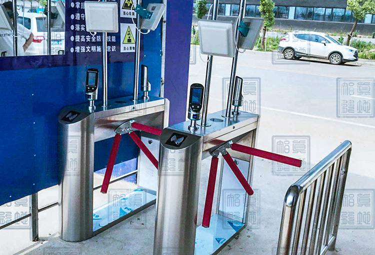 Semi-Automatic Entrance Tripod Turnstile 304 Stainless Tripod Barrier Gate for Gym Factory