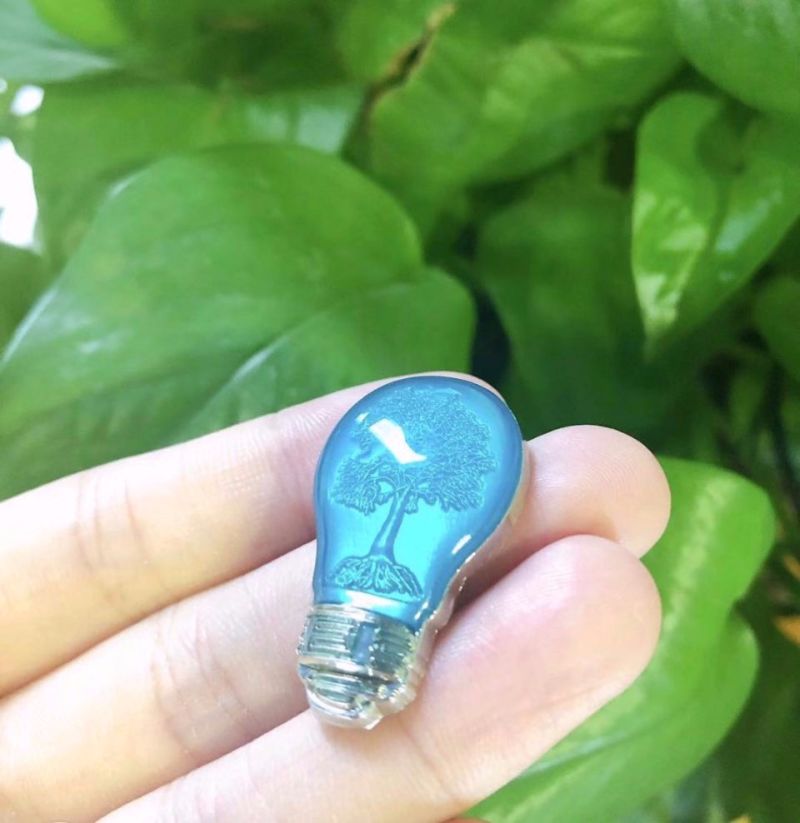 Low Price Customized Fashionable Colorful 3D Transparent Epoxy Bulb Lapel Pin