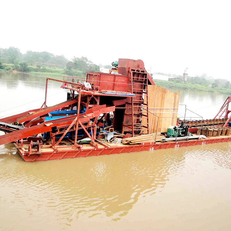 China Hot Sale Chain Bucket Gold and Diamond Dredger Used in The River